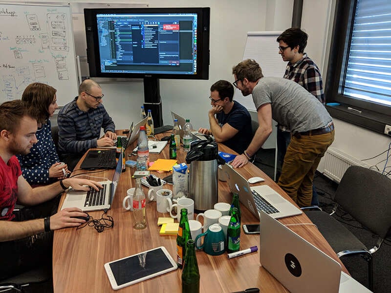 Firmen Hackathon im Büro